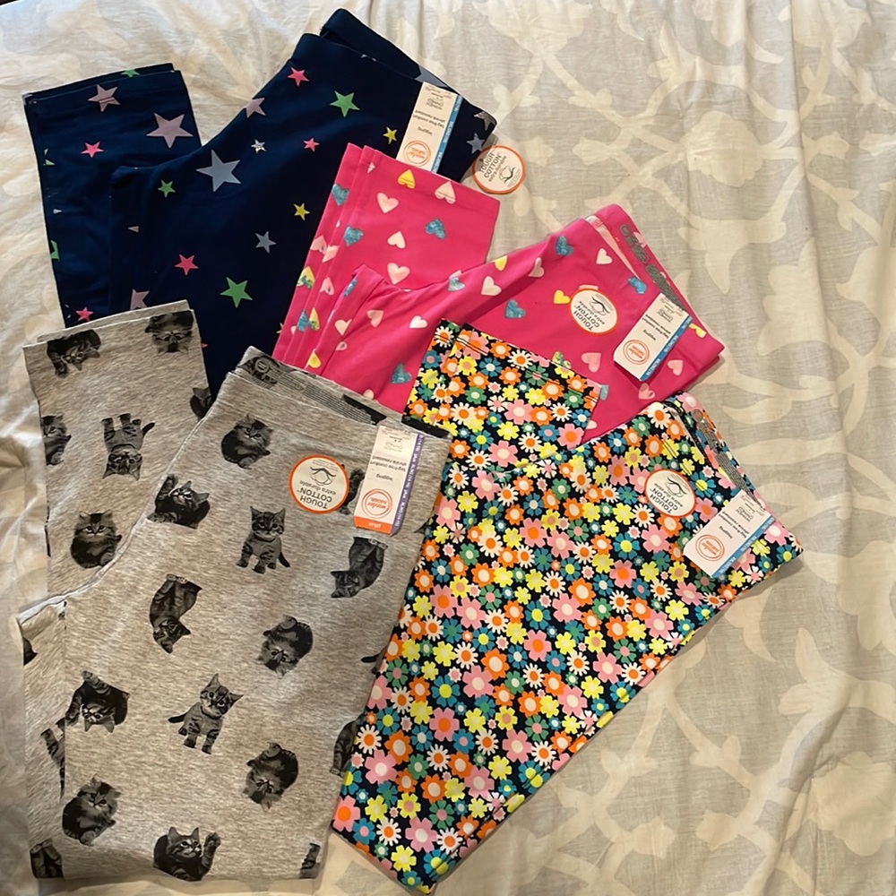 **Bundle pack of 4 NWT leggings**